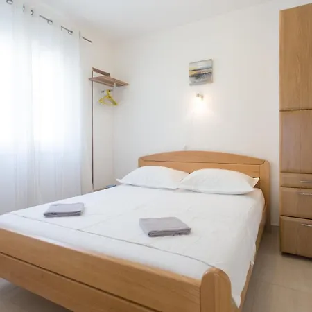 Apartments Bandic - 30 Meters To The Beach Trogir Exterior photo
